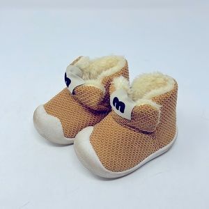Sport Mustard Yellow Faux Fur Lined Booties Baby Size 1